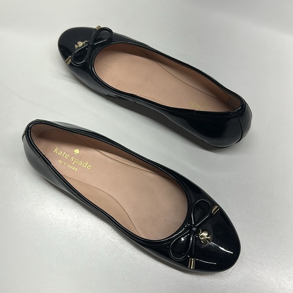 Kate Spade Willa Ballet Flats Shoes Shiny Patent Leather Bow Charm Black Size 7 - Picture 6 of 10